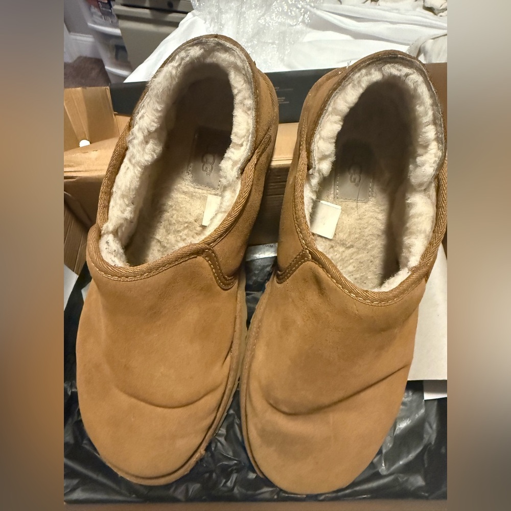 Ugg Cozy Tan Suede Men's Slippers size 10